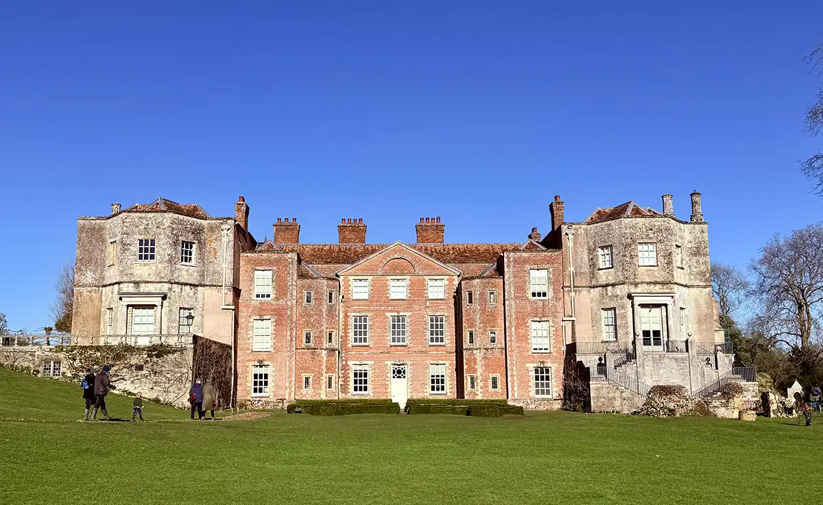 Beautiful photo of Mottisfont Abbey in Hampshire